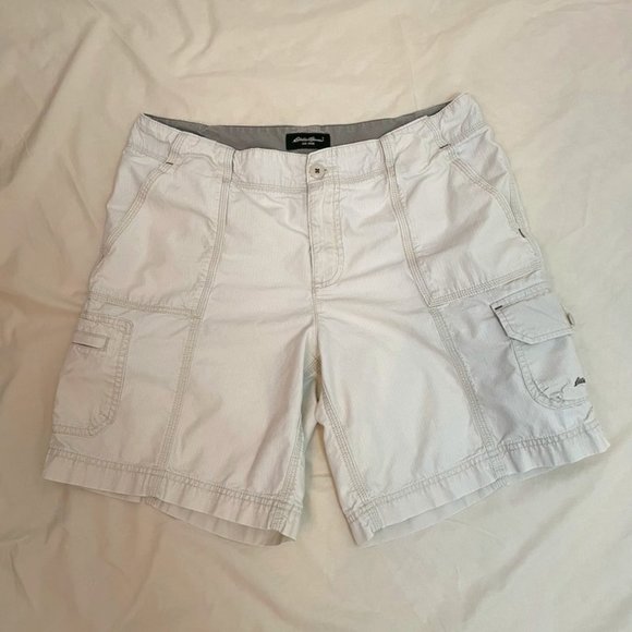 💙 Eddie Bauer Khaki Cargo Shorts Size 10 - Picture 1 of 3